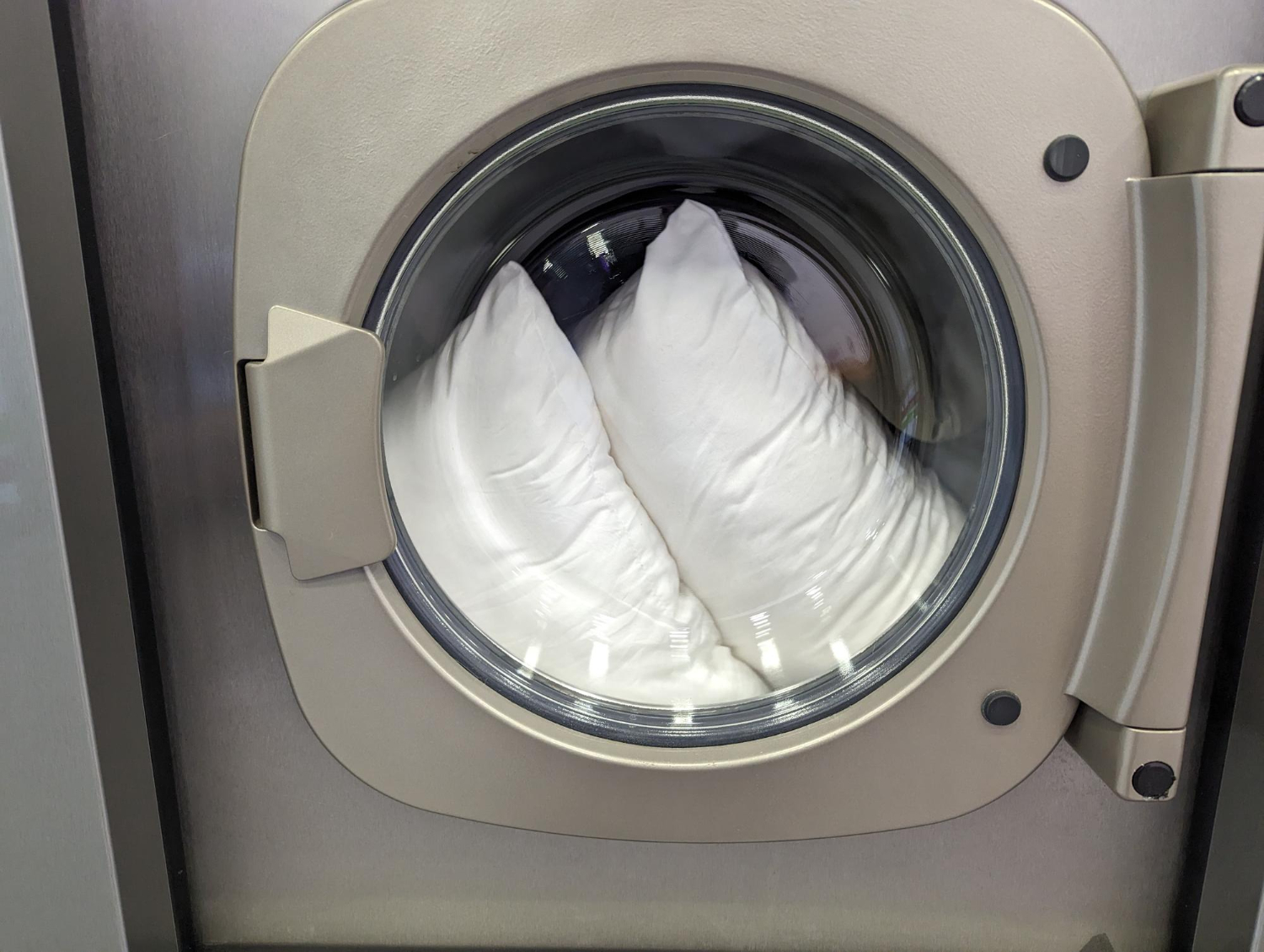 стирка перьевой подушки